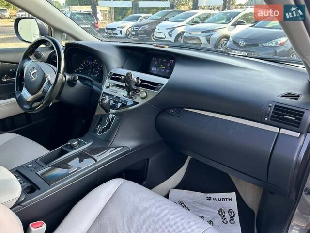 Лексус РХ 2014 в Одессе на Automoto.ua Серый Лексус РХ, объемом двигателя 3.46 л и пробегом 260 тыс. км за 18800 $, фото 38 на Automoto.ua