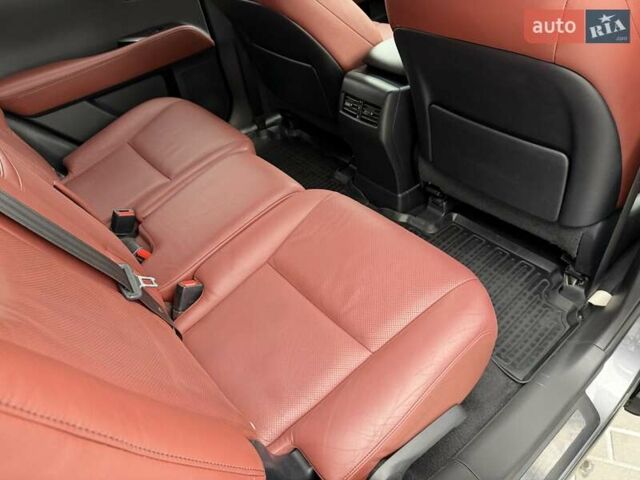 Серый Лексус РХ, объемом двигателя 3.46 л и пробегом 135 тыс. км за 23700 $, фото 115 на Automoto.ua