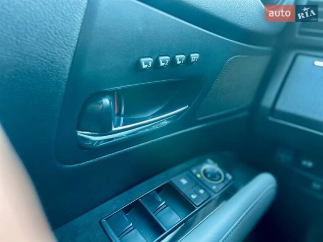 Серый Лексус РХ, объемом двигателя 3.46 л и пробегом 114 тыс. км за 17900 $, фото 16 на Automoto.ua