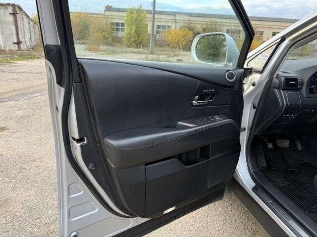 Лексус РХ 2014 в Изюме на Automoto.ua Серый Лексус РХ, объемом двигателя 3.5 л и пробегом 280 тыс. км за 16999 $, фото 12 на Automoto.ua