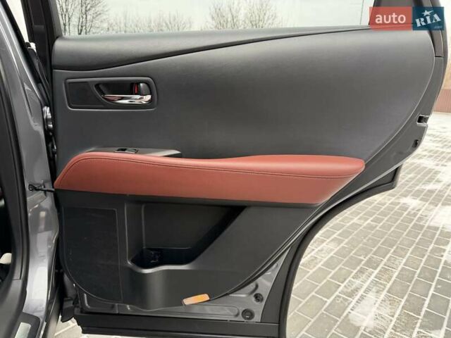 Серый Лексус РХ, объемом двигателя 3.46 л и пробегом 135 тыс. км за 23700 $, фото 113 на Automoto.ua