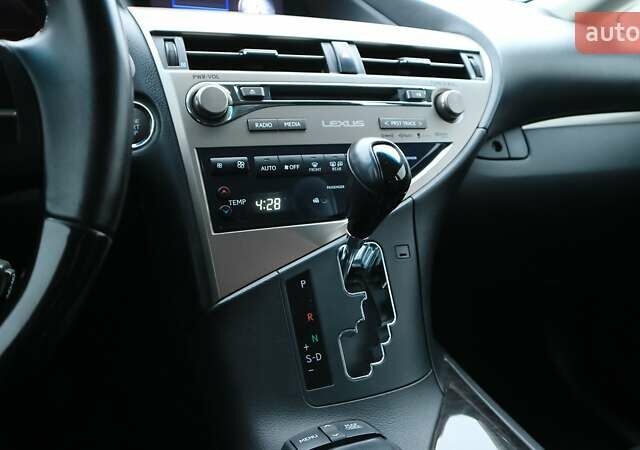 Серый Лексус РХ, объемом двигателя 3.46 л и пробегом 169 тыс. км за 19407 $, фото 17 на Automoto.ua