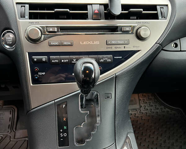 Серый Лексус РХ, объемом двигателя 3.5 л и пробегом 190 тыс. км за 22200 $, фото 14 на Automoto.ua