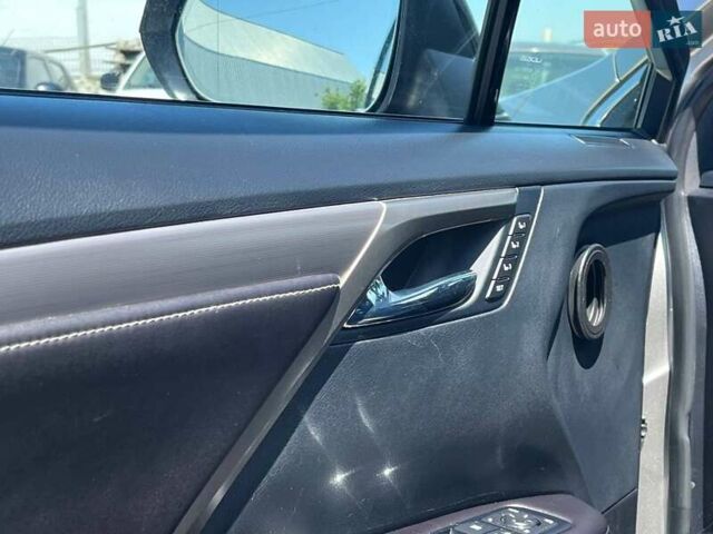 Сірий Лексус РХ, об'ємом двигуна 2 л та пробігом 240 тис. км за 27300 $, фото 10 на Automoto.ua