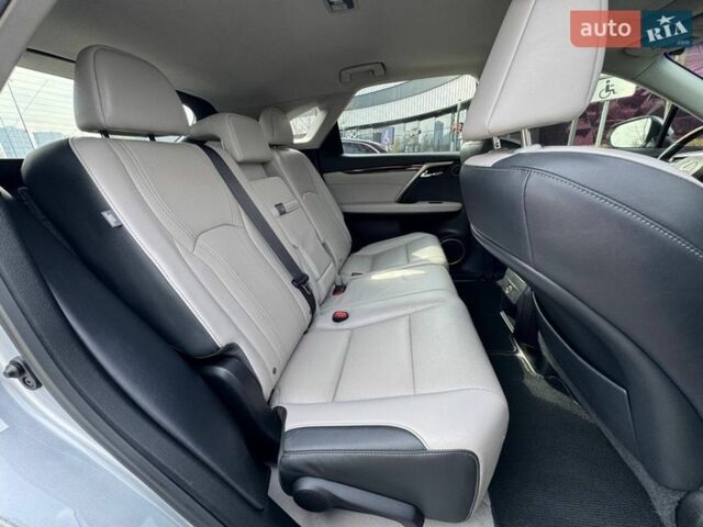 Серый Лексус РХ, объемом двигателя 3.46 л и пробегом 147 тыс. км за 29990 $, фото 9 на Automoto.ua