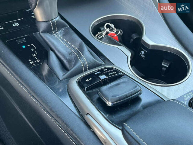 Сірий Лексус РХ, об'ємом двигуна 2 л та пробігом 240 тис. км за 27300 $, фото 42 на Automoto.ua