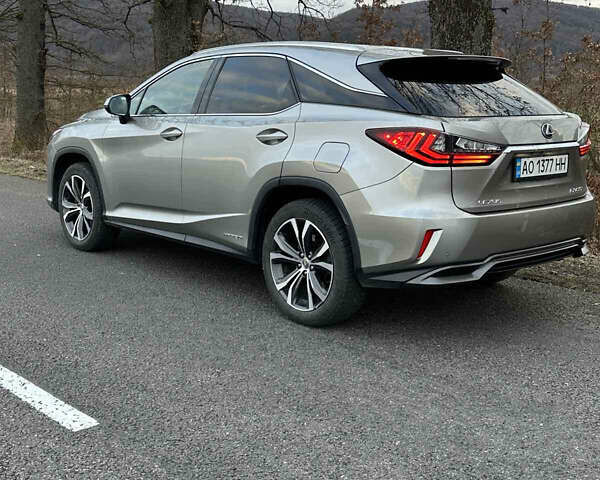 Серый Лексус РХ, объемом двигателя 3.46 л и пробегом 147 тыс. км за 31000 $, фото 2 на Automoto.ua