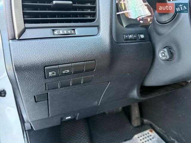 Сірий Лексус РХ, об'ємом двигуна 3.5 л та пробігом 193 тис. км за 24999 $, фото 30 на Automoto.ua