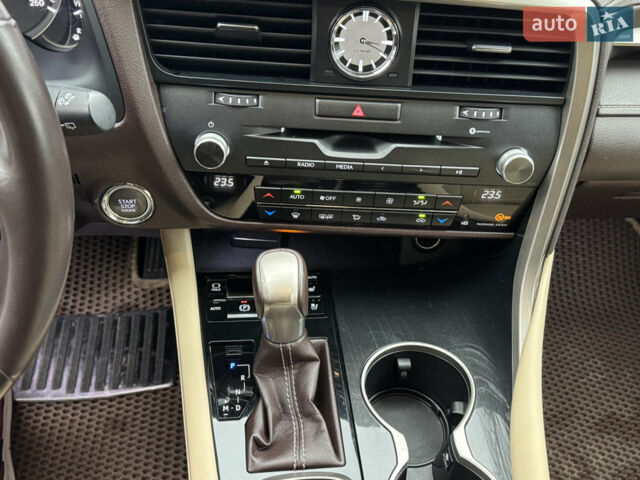Сірий Лексус РХ, об'ємом двигуна 2 л та пробігом 165 тис. км за 29500 $, фото 10 на Automoto.ua