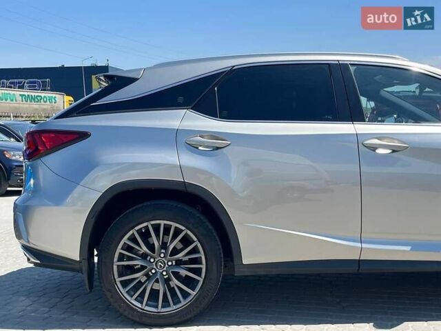 Сірий Лексус РХ, об'ємом двигуна 2 л та пробігом 240 тис. км за 27300 $, фото 5 на Automoto.ua