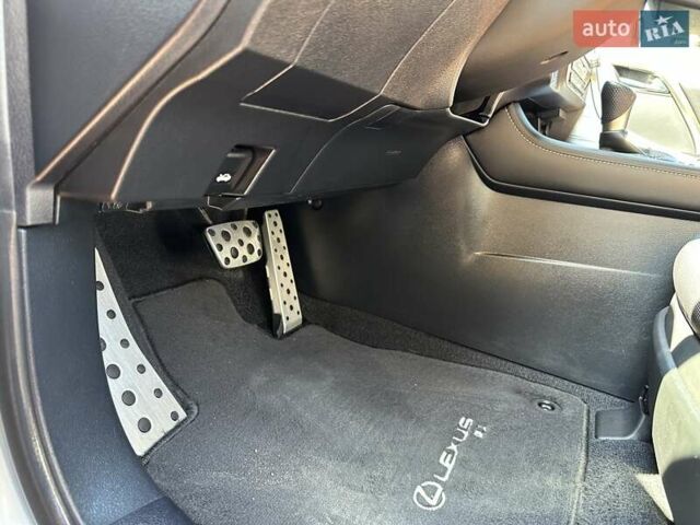 Серый Лексус РХ, объемом двигателя 2 л и пробегом 229 тыс. км за 29900 $, фото 2 на Automoto.ua