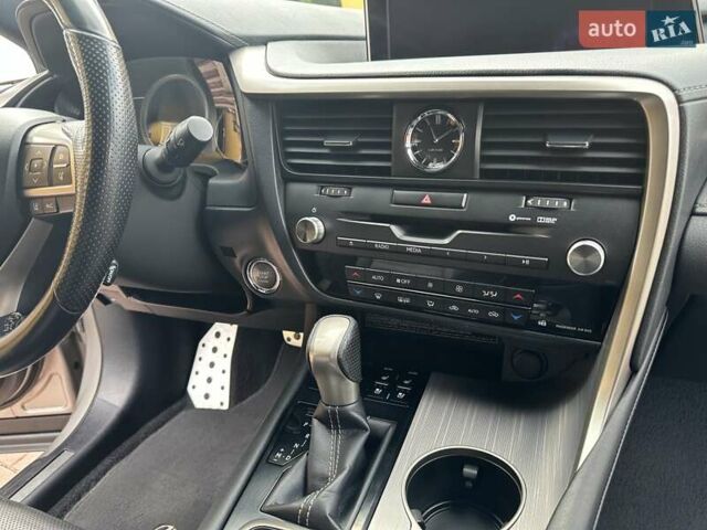 Серый Лексус РХ, объемом двигателя 2 л и пробегом 229 тыс. км за 29900 $, фото 19 на Automoto.ua