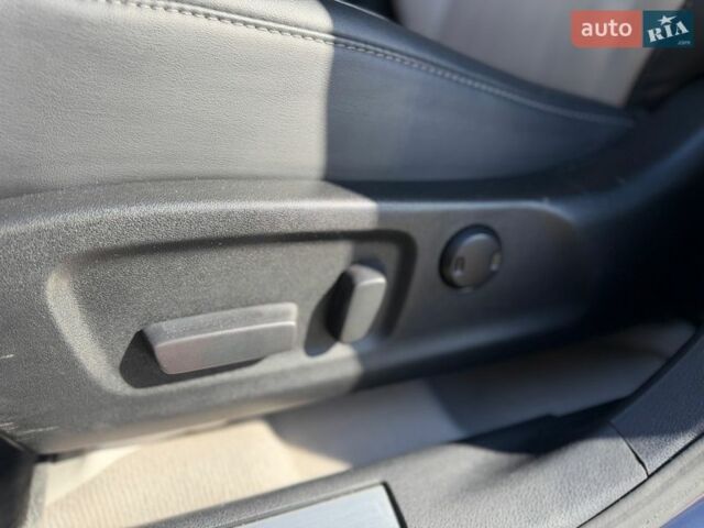Серый Лексус РХ, объемом двигателя 3.46 л и пробегом 85 тыс. км за 27900 $, фото 24 на Automoto.ua