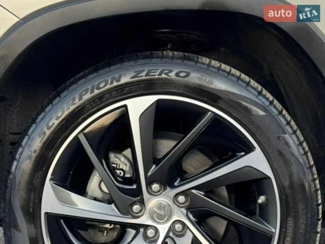 Серый Лексус РХ, объемом двигателя 3.46 л и пробегом 113 тыс. км за 35000 $, фото 20 на Automoto.ua