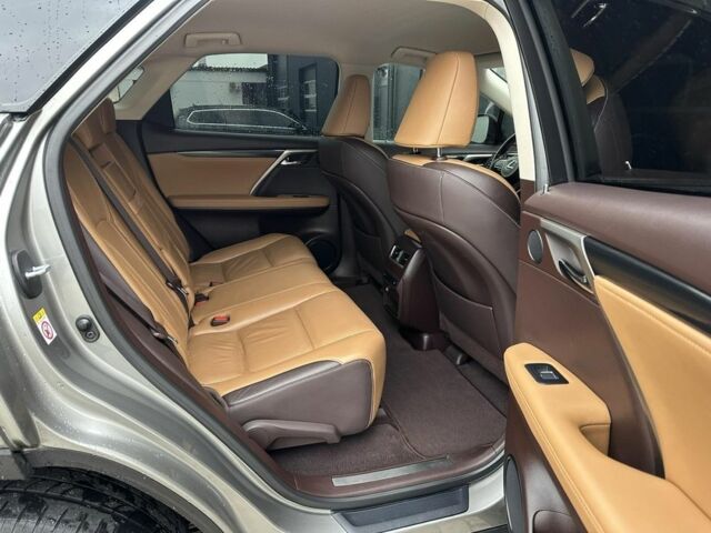 Сірий Лексус РХ, об'ємом двигуна 2 л та пробігом 130 тис. км за 25999 $, фото 4 на Automoto.ua