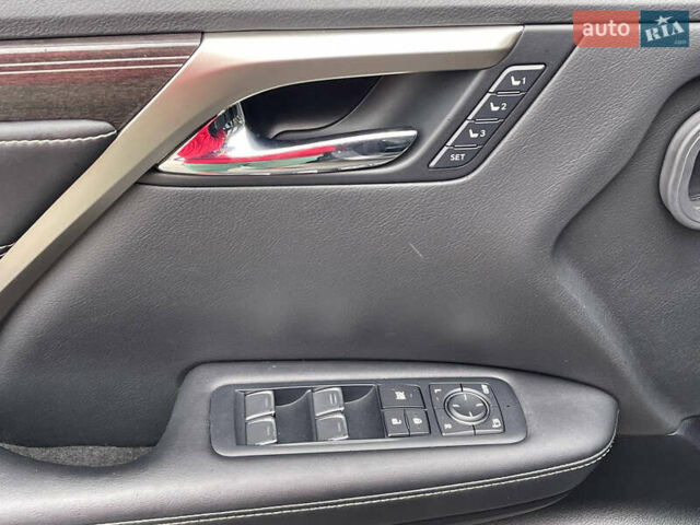 Лексус РХ 2017 в Киеве на Automoto.ua Серый Лексус РХ, объемом двигателя 3.46 л и пробегом 99 тыс. км за 31999 $, фото 16 на Automoto.ua