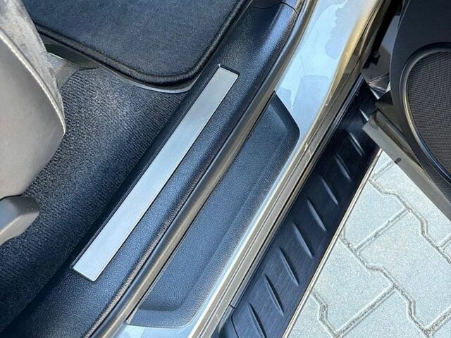 Сірий Лексус РХ, об'ємом двигуна 2 л та пробігом 182 тис. км за 29500 $, фото 24 на Automoto.ua