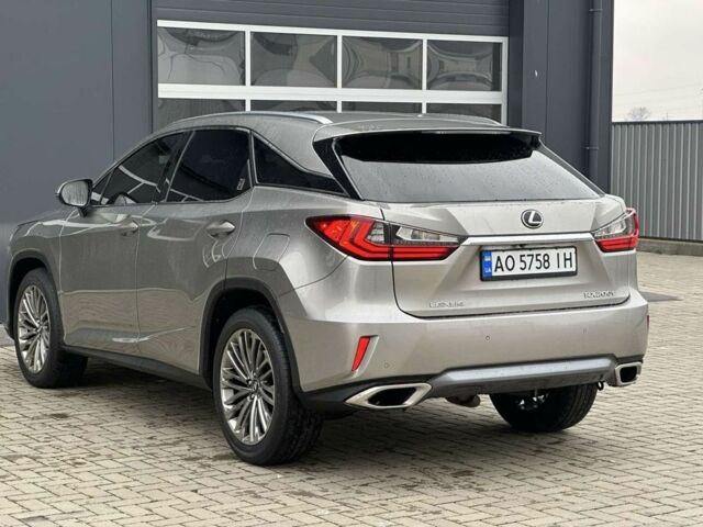 Сірий Лексус РХ, об'ємом двигуна 2 л та пробігом 130 тис. км за 25999 $, фото 5 на Automoto.ua