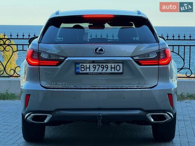 Сірий Лексус РХ, об'ємом двигуна 2 л та пробігом 100 тис. км за 27900 $, фото 6 на Automoto.ua