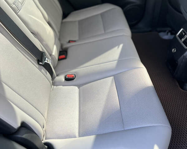 Серый Лексус РХ, объемом двигателя 3.46 л и пробегом 185 тыс. км за 26900 $, фото 13 на Automoto.ua