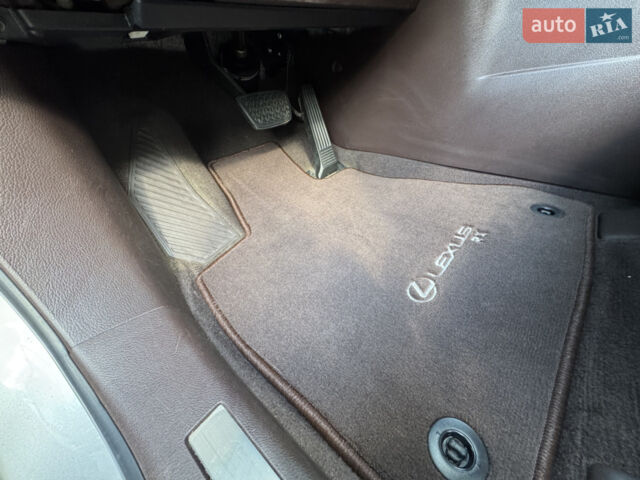 Сірий Лексус РХ, об'ємом двигуна 2 л та пробігом 119 тис. км за 34500 $, фото 19 на Automoto.ua