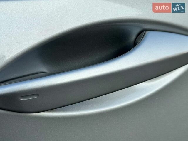 Серый Лексус РХ, объемом двигателя 3.46 л и пробегом 113 тыс. км за 35000 $, фото 19 на Automoto.ua