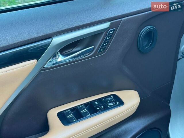 Серый Лексус РХ, объемом двигателя 2 л и пробегом 100 тыс. км за 29700 $, фото 19 на Automoto.ua
