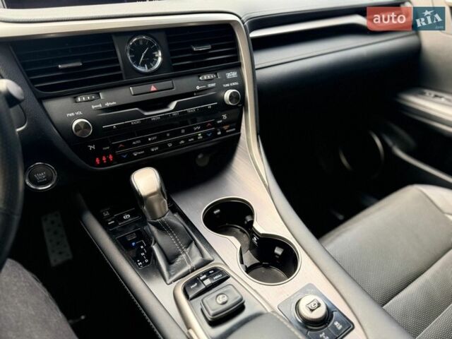 Серый Лексус РХ, объемом двигателя 3.46 л и пробегом 138 тыс. км за 34900 $, фото 10 на Automoto.ua