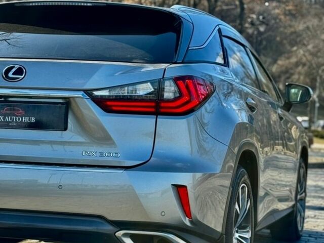 Сірий Лексус РХ, об'ємом двигуна 2 л та пробігом 97 тис. км за 32333 $, фото 6 на Automoto.ua