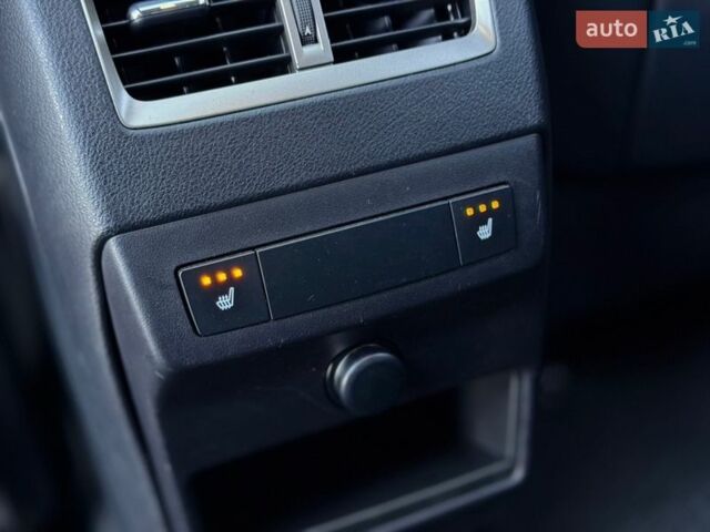 Серый Лексус РХ, объемом двигателя 3.46 л и пробегом 35 тыс. км за 39900 $, фото 32 на Automoto.ua