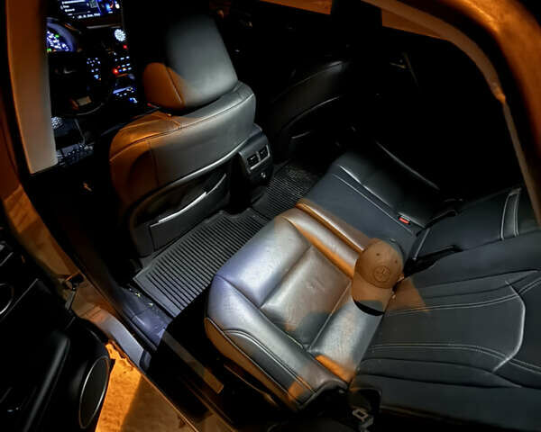 Сірий Лексус РХ, об'ємом двигуна 3.46 л та пробігом 147 тис. км за 38000 $, фото 5 на Automoto.ua