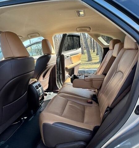 Сірий Лексус РХ, об'ємом двигуна 2 л та пробігом 97 тис. км за 32555 $, фото 31 на Automoto.ua