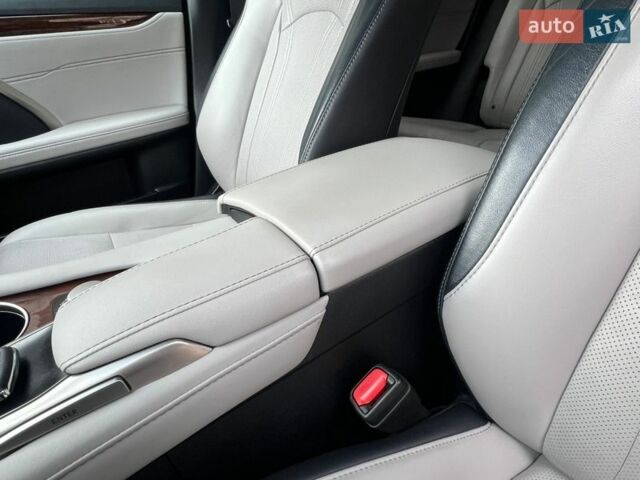 Серый Лексус РХ, объемом двигателя 3.46 л и пробегом 110 тыс. км за 39500 $, фото 63 на Automoto.ua