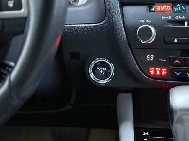 Сірий Лексус РХ, об'ємом двигуна 3.46 л та пробігом 123 тис. км за 33900 $, фото 24 на Automoto.ua