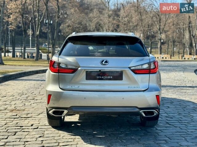 Сірий Лексус РХ, об'ємом двигуна 2 л та пробігом 97 тис. км за 32555 $, фото 5 на Automoto.ua