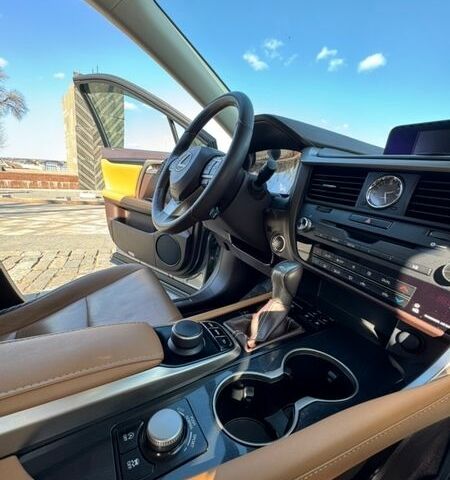 Сірий Лексус РХ, об'ємом двигуна 2 л та пробігом 97 тис. км за 32555 $, фото 53 на Automoto.ua