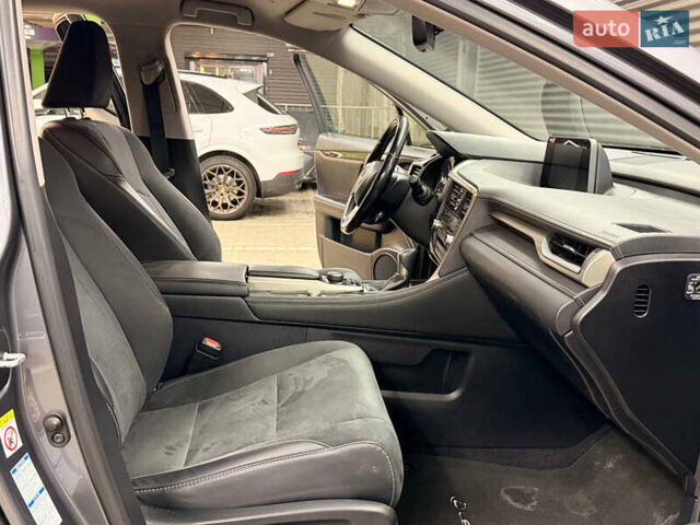 Серый Лексус РХ, объемом двигателя 2 л и пробегом 146 тыс. км за 28500 $, фото 19 на Automoto.ua
