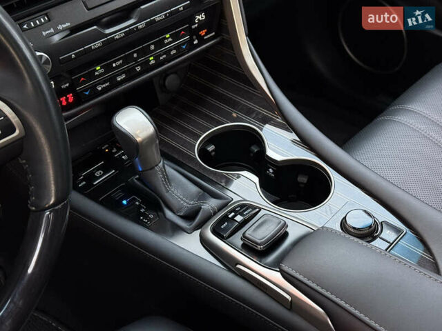 Лексус РХ 2018 в Киеве на Automoto.ua Серый Лексус РХ, объемом двигателя 3.46 л и пробегом 35 тыс. км за 44500 $, фото 20 на Automoto.ua