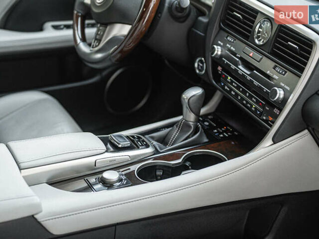 Лексус РХ 2018 в Одессе на Automoto.ua Серый Лексус РХ, объемом двигателя 3.46 л и пробегом 94 тыс. км за 35900 $, фото 25 на Automoto.ua