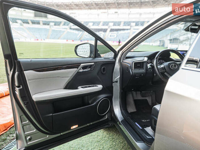 Лексус РХ 2018 в Одессе на Automoto.ua Серый Лексус РХ, объемом двигателя 3.46 л и пробегом 94 тыс. км за 35900 $, фото 29 на Automoto.ua
