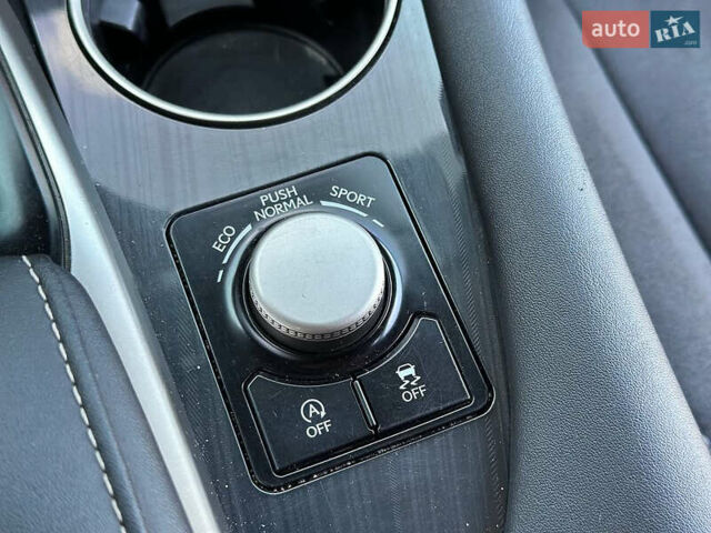 Сірий Лексус РХ, об'ємом двигуна 2 л та пробігом 112 тис. км за 32499 $, фото 16 на Automoto.ua