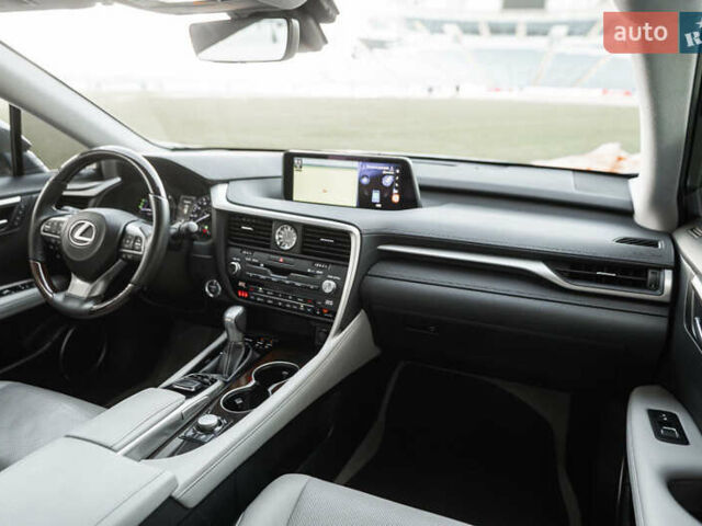 Лексус РХ 2018 в Одессе на Automoto.ua Серый Лексус РХ, объемом двигателя 3.46 л и пробегом 94 тыс. км за 35900 $, фото 49 на Automoto.ua
