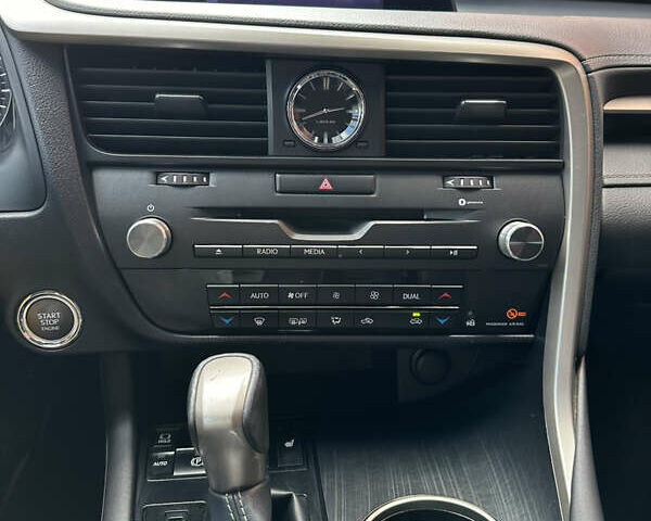 Сірий Лексус РХ, об'ємом двигуна 2 л та пробігом 133 тис. км за 27300 $, фото 48 на Automoto.ua