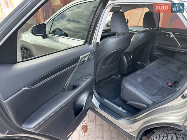 Сірий Лексус РХ, об'ємом двигуна 2 л та пробігом 133 тис. км за 27300 $, фото 31 на Automoto.ua