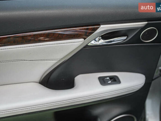 Лексус РХ 2018 в Одессе на Automoto.ua Серый Лексус РХ, объемом двигателя 3.46 л и пробегом 94 тыс. км за 35900 $, фото 28 на Automoto.ua