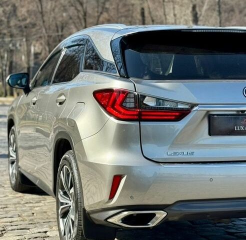 Сірий Лексус РХ, об'ємом двигуна 2 л та пробігом 97 тис. км за 32555 $, фото 6 на Automoto.ua