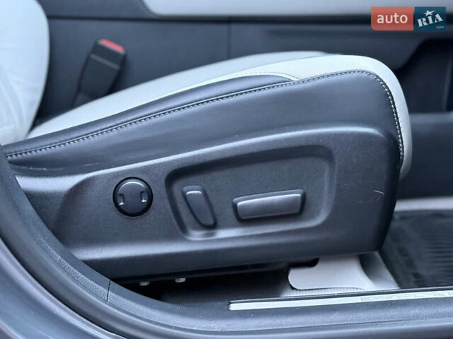 Сірий Лексус РХ, об'ємом двигуна 3.46 л та пробігом 123 тис. км за 33900 $, фото 17 на Automoto.ua