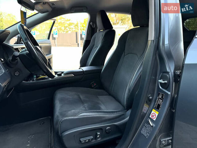 Сірий Лексус РХ, об'ємом двигуна 2 л та пробігом 112 тис. км за 32499 $, фото 8 на Automoto.ua