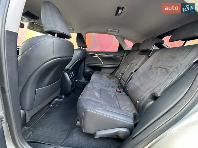 Сірий Лексус РХ, об'ємом двигуна 2 л та пробігом 133 тис. км за 27300 $, фото 30 на Automoto.ua