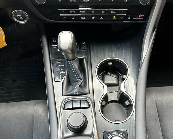 Сірий Лексус РХ, об'ємом двигуна 2 л та пробігом 133 тис. км за 27300 $, фото 50 на Automoto.ua